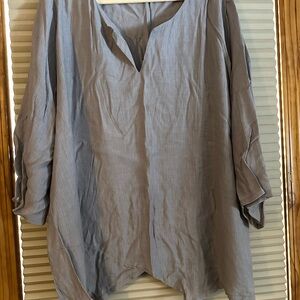 Women's Gray Top